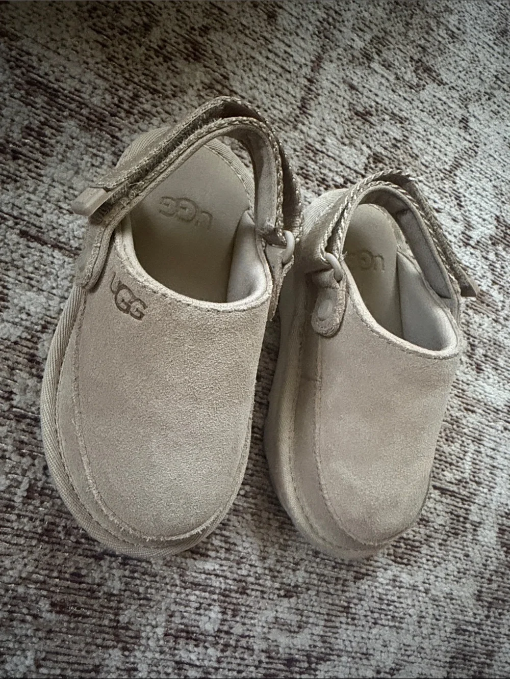 UGG Kids Sand Suede Strap Clogs in Light Tan